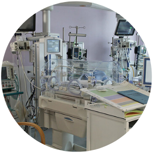 Neonatal ward and equipment