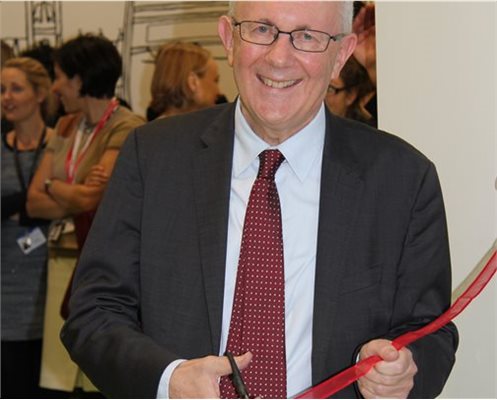 Sir Hugh Taylor opens the Dental Centre