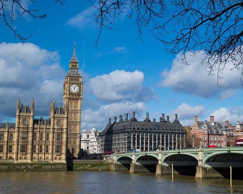A view of Big Ben from St Thomas&amp;#39; Gardens